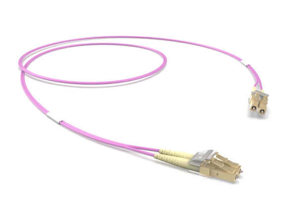 Оптический патчкорд LC/LC Duplex, 50/125 OM4, тип S, LSZH, ULL, 15 м Patchwork Оптический патчкорд LC / LC Duplex, 50 / 125 OM4, тип S, LSZH, ULL, 15 м (84114020)