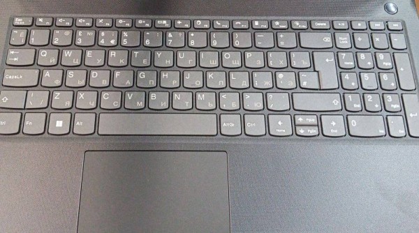 Ноутбук Lenovo V15 G4 IRU 15.6" FHD, Intel Core i5-13420H, 16Gb, 512Gb SSD, no OS, черный