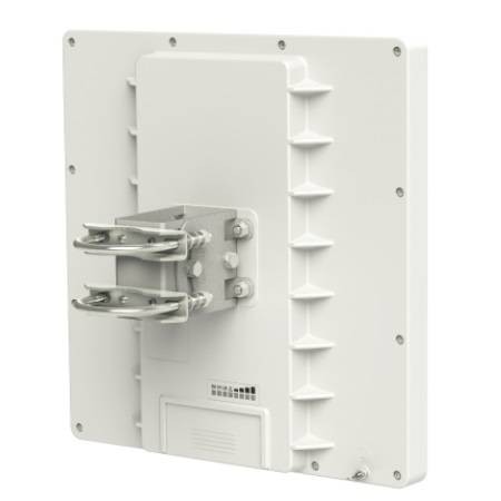 MikroTik RB911G-5HPnD-QRT Точка доступа MikroTik QRT 5 со встроенным маршрутизатором RouterBOARD, 5 ГГц, 300 Мбит/с