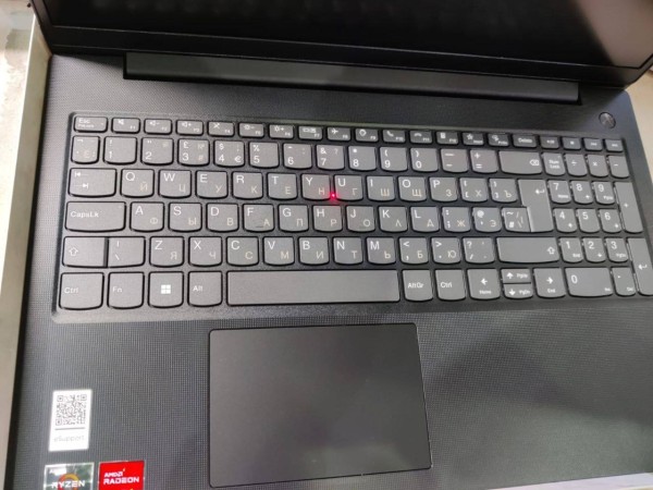 Ноутбук Lenovo V15 G4 AMN 15.6"FHD, AMD R5 7520U, 8Gb, 256Gb SSD, no OS, black (82YU009XAK)